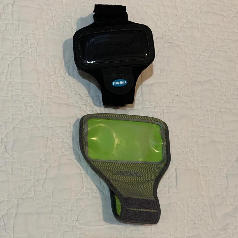 Tune Belt Black and Green Armband Set